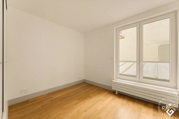 Sale apartment 3 rooms 55 m² Paris 17th (75017) 682,000 €