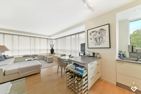Grosvenor Road, London SW1V