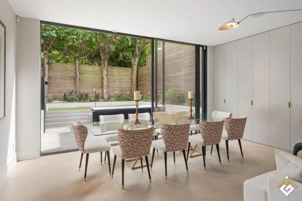 Phillimore Terası, Allen Küçəsi, London, W8