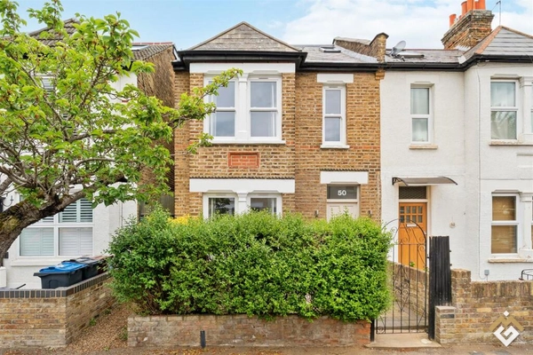 Bronsonstraße, Raynes Park