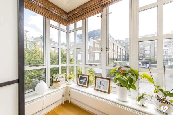 Eichenhaus, Kensington Green