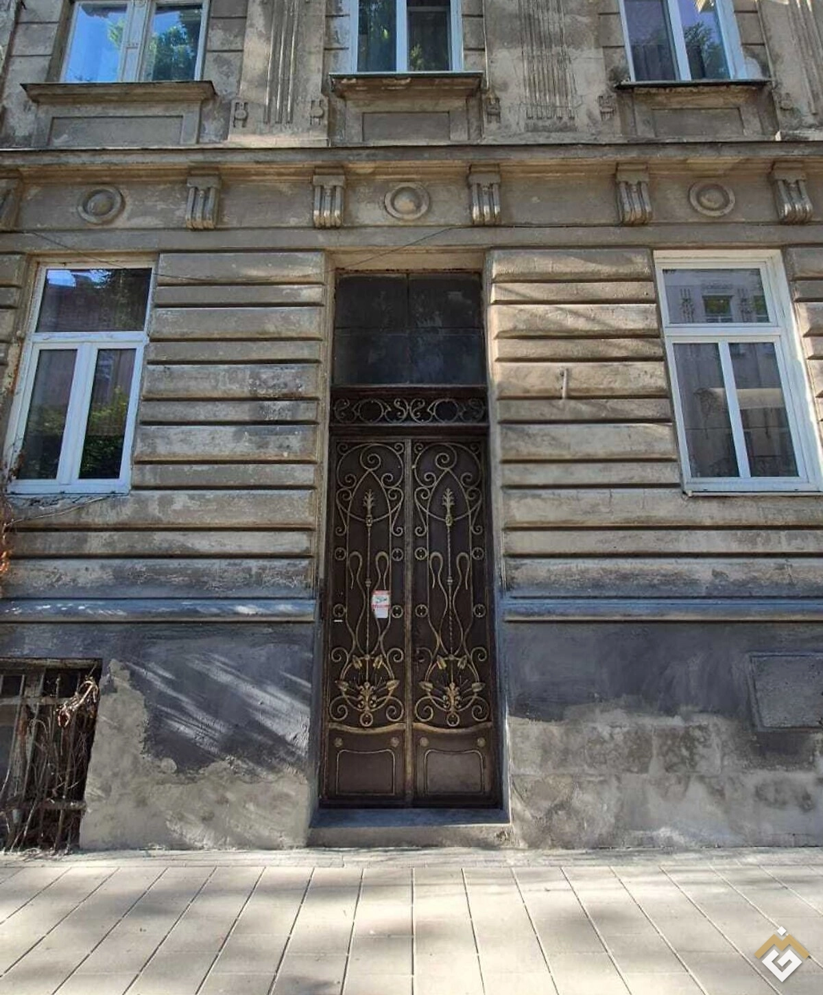 Verkauf einer 4-Zimmer-Wohnung 119,5 m² in der Sevastopolska St 3