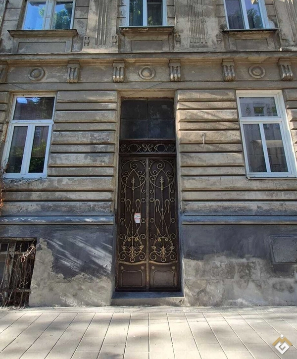 Verkauf einer 4-Zimmer-Wohnung 119,5 m² in der Sevastopolska St 3