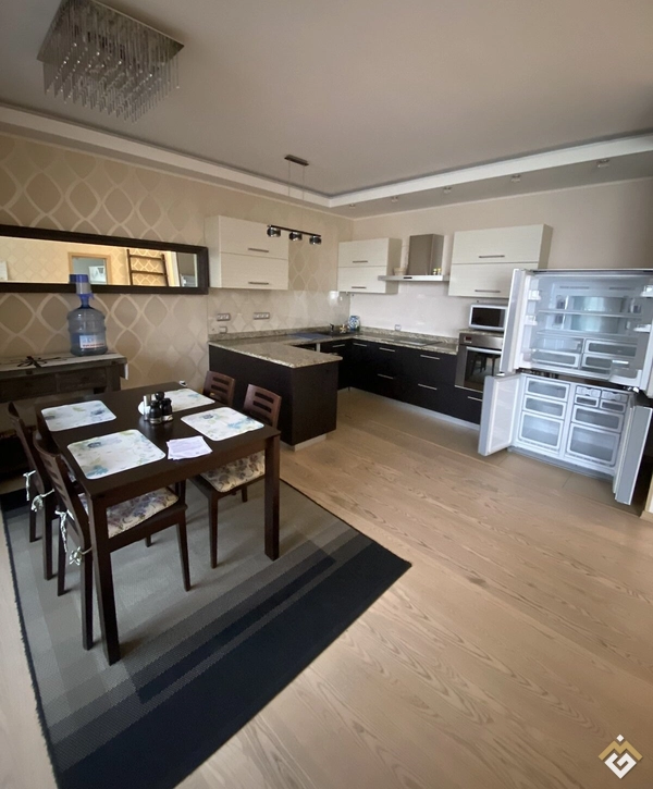 Sale of a 3-room apartment 121.5 sq. m on St Holosiivska 13