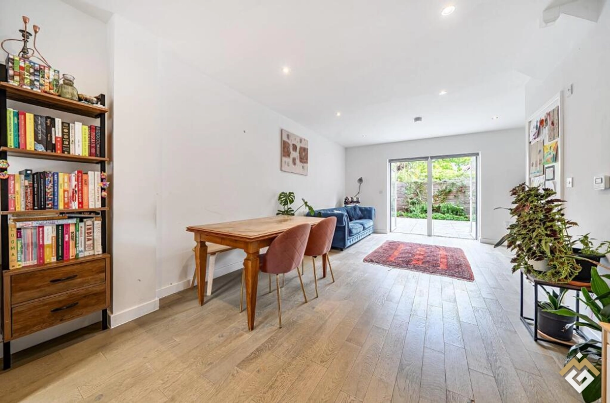 Welford Mews, London, SE6 2FB