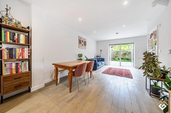 Welford Mews, London, SE6 2FB
