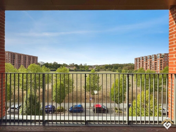Boulevard Lismore, Casa Serenity, NW9