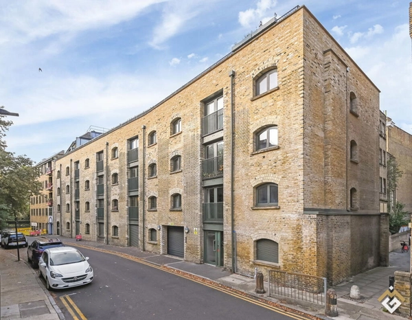 Reardon Path, Wapping, E1W