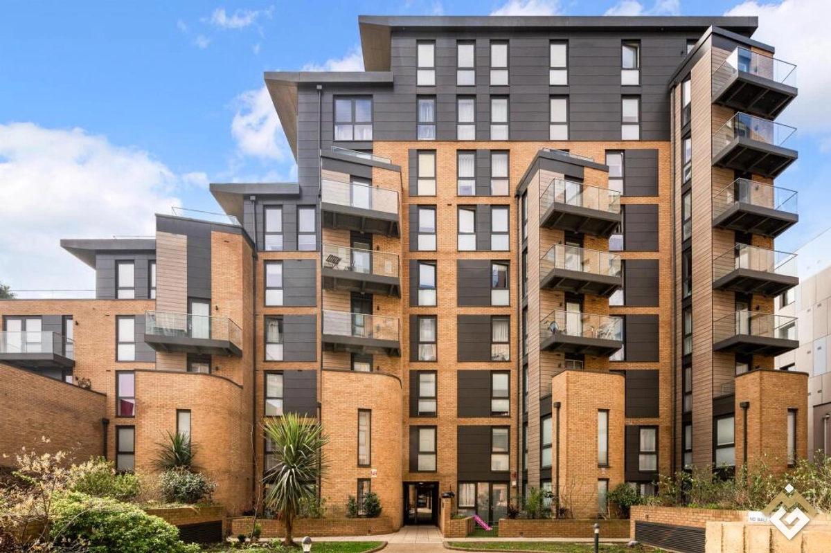 Myrtle Court, Baltık Caddesi, Brentford