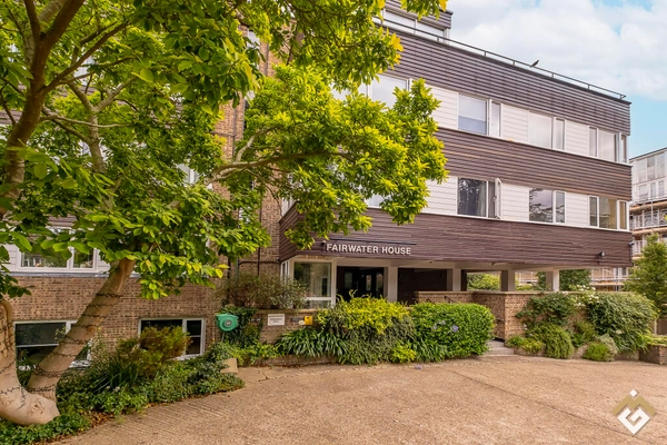Twickenham Yolu, Teddington, TW11