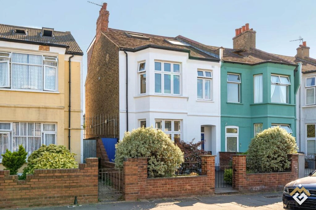 Aldbourne Yolu, Hammersmith, Londra, W12