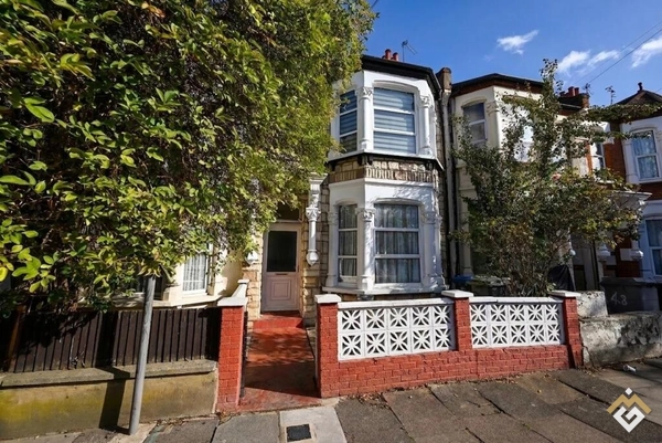 Windsor Yolu, Willesden, NW2 5DS
