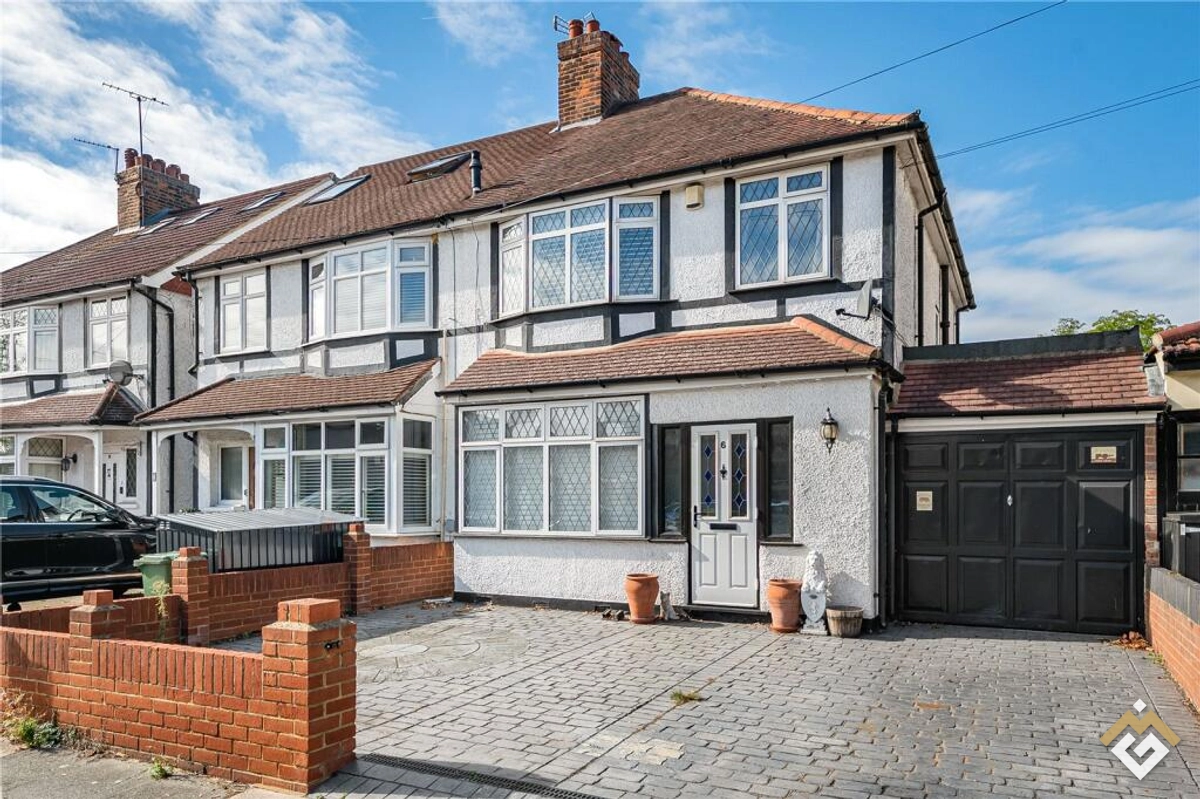 Tayben Avenue, Twickenham