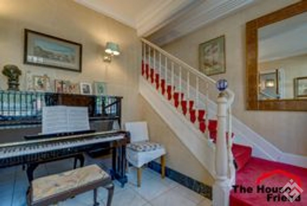 Exclusive Art Deco Townhouse in Embassy Area