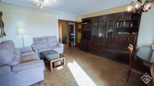 Flat / apartment for sale in calle Sierra de Tortejada