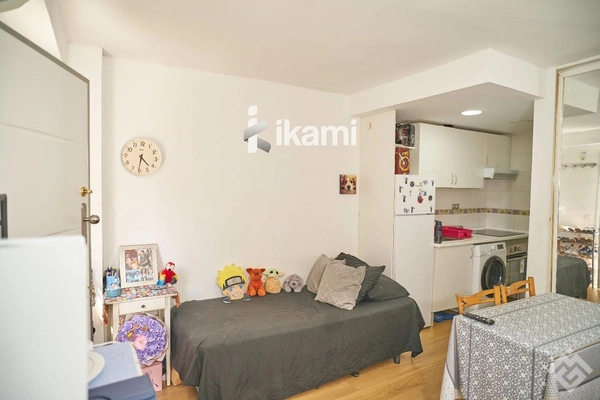 Flat / apartment for sale in calle del Radio