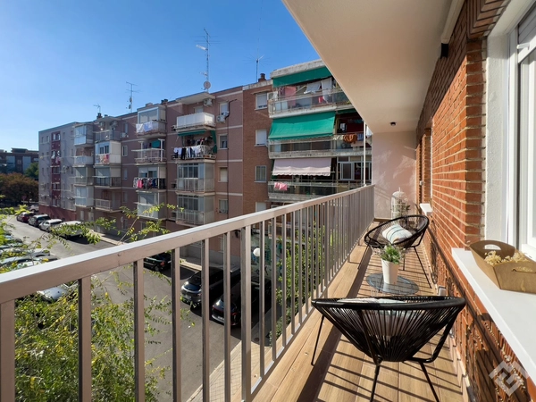 Flat / apartment for sale in calle Totana, 52