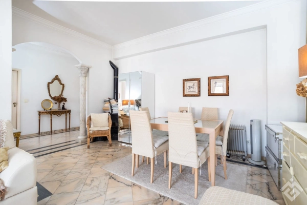 Apartment on Soeiro Pereira Gomes Street, 5