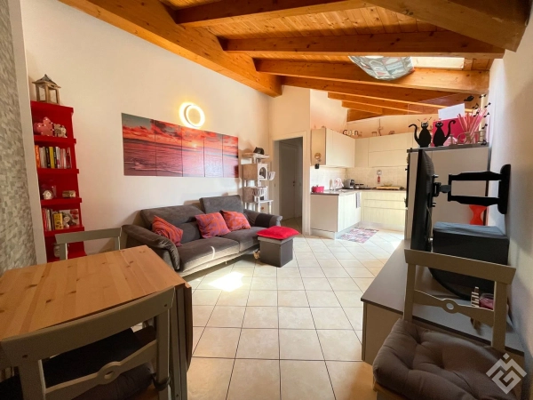Apartment on San Massimo Street, 57