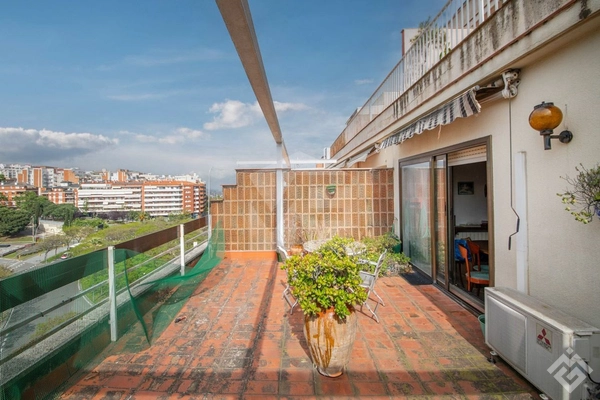 Penthouse for sale in El Baix Guinardó