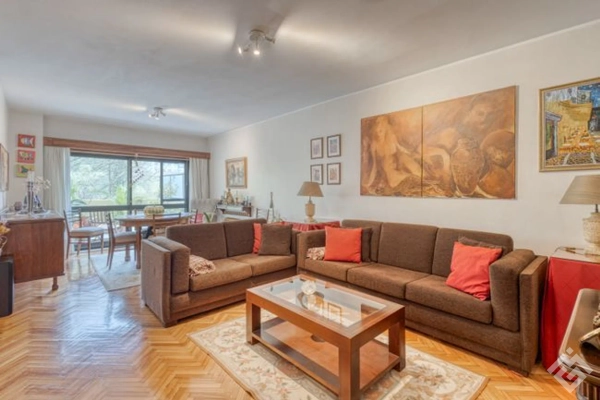 Cardeal Dom Américo Caddesi'nde 211 numaralı Daire