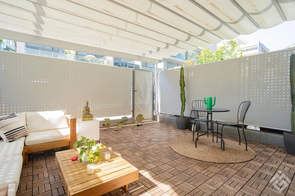 Studio flat for sale on Calle de la Creu Roja