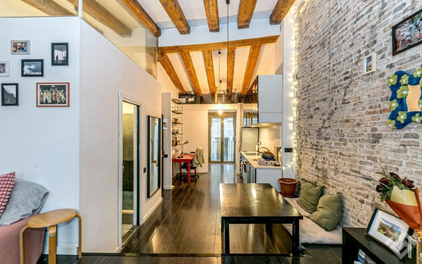 Penthouse for sale on Aurora Bertrana Street