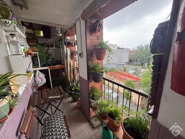 Apartment for sale on Calle de Galícia