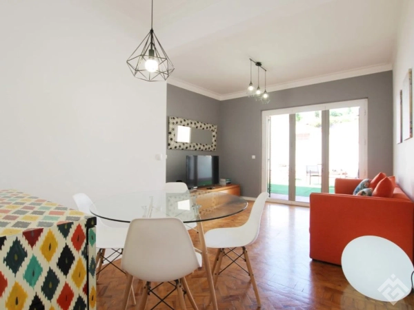 Apartment on Santo Amaro Street, 22 b