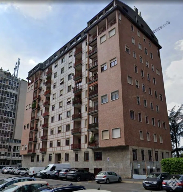 Apartment on Emilio Cornalia Street, 19