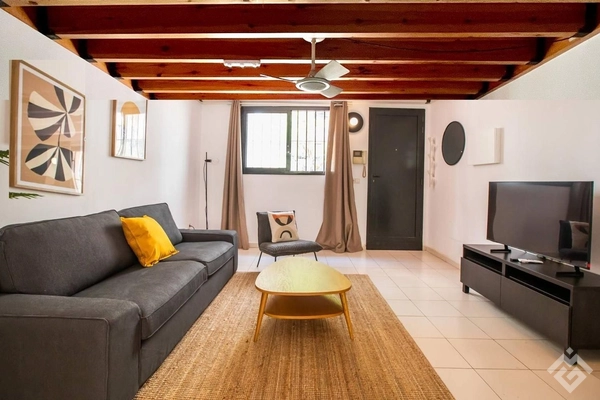 Duplex for sale on Calle de les Carretes