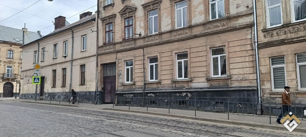 Продаж 2-кімнатної квартири в ближньому центрі Львова (кут Хмельницького – Гайдамацької)