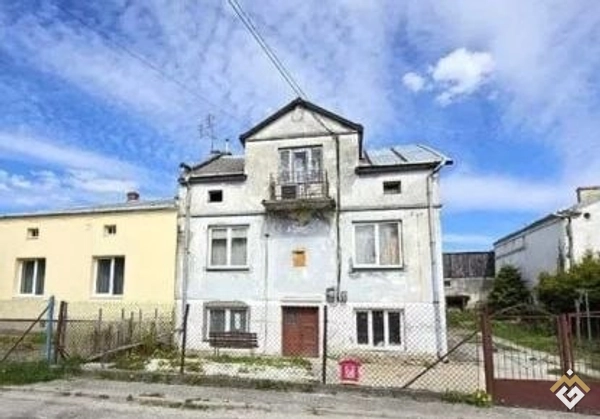 Lviv'de Dubova Caddesi'nde ev satışı