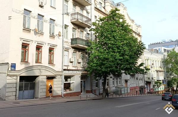 Довготривала оренда 4к квартири на вул. Михайлівська 18А