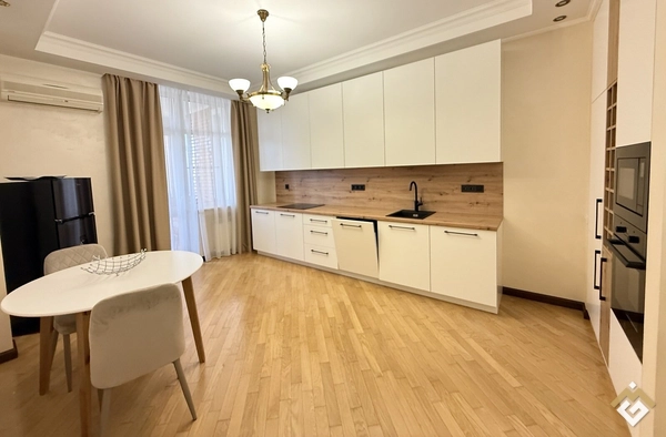 Довготривала оренда 4к квартири на вул. Старонаводницька 13