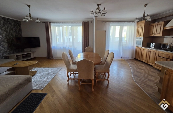 Langzeitmiete 3-Zimmer-Wohnung in der Pasichna-Straße 171
