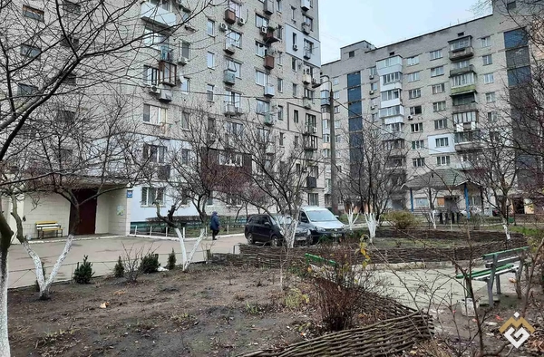 Langzeitmiete 2-Zimmer-Wohnung in der Prospekt Beresteyskyi 11 Gebäude 1