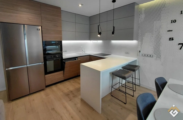 Long-term rental of a 2-room apartment on European Union Avenue