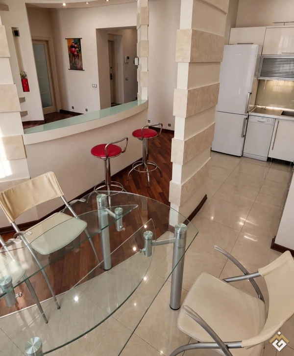 Long-term rental of a 2-room apartment on Khreshchatyk St 13