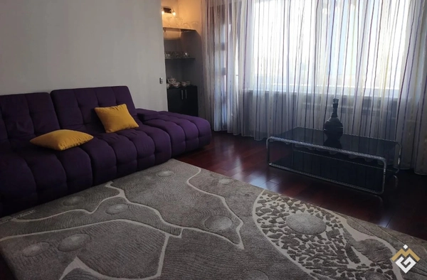 Location à long terme d'un appartement 4 pièces au boul. Lesya Ukrainka 21