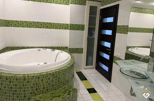 Long-term rental of a 3-room apartment on Simferopolska St 11