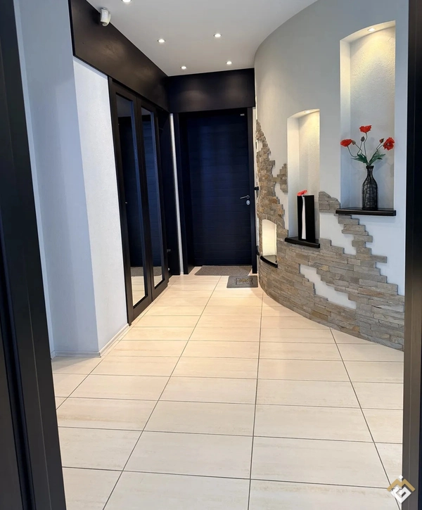 Long-term rental of a 3-room apartment on Simferopolska St 11