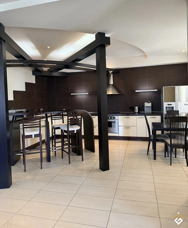 Long-term rental of a 3-room apartment on Simferopolska St 11