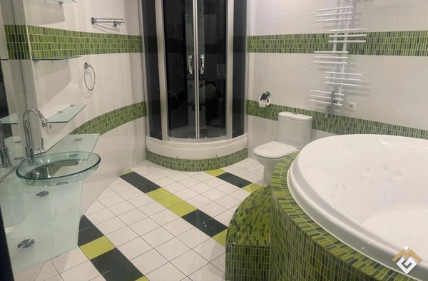 Long-term rental of a 3-room apartment on Simferopolska St 11
