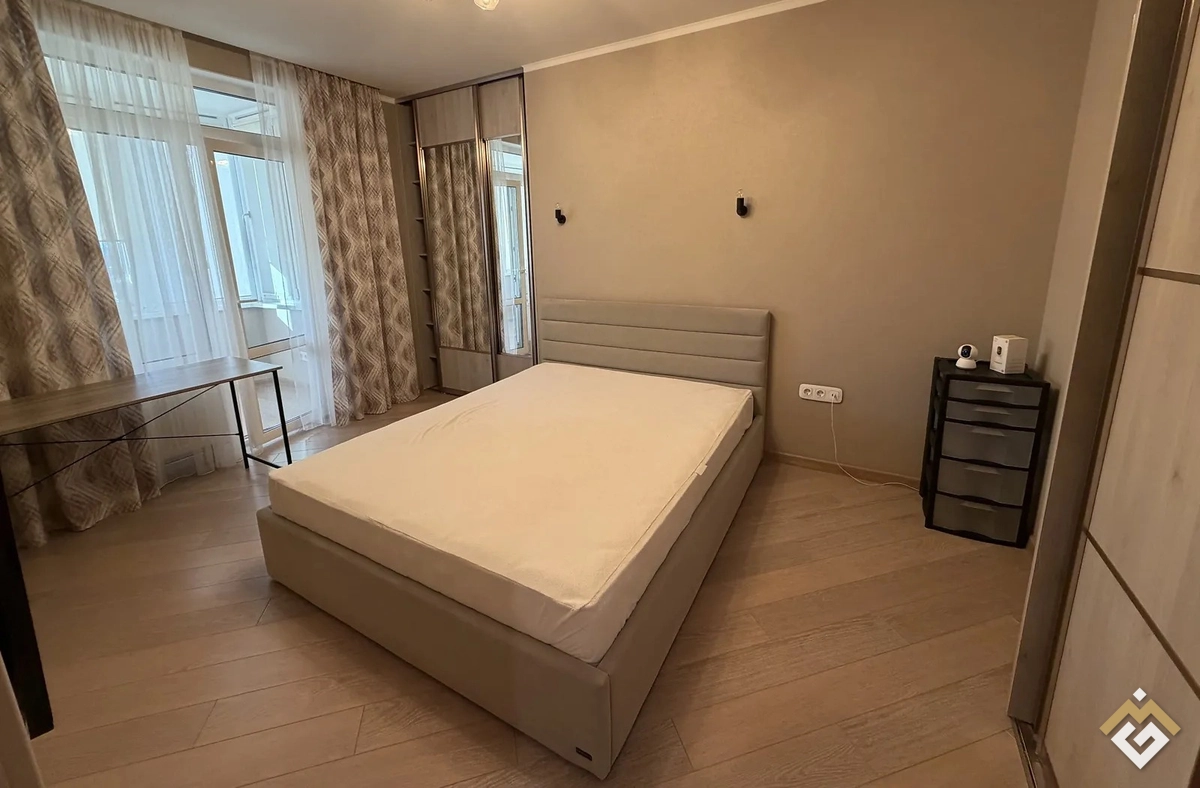 Long-term rental of a 3-room apartment on Vulytsia Mahistratska 156A