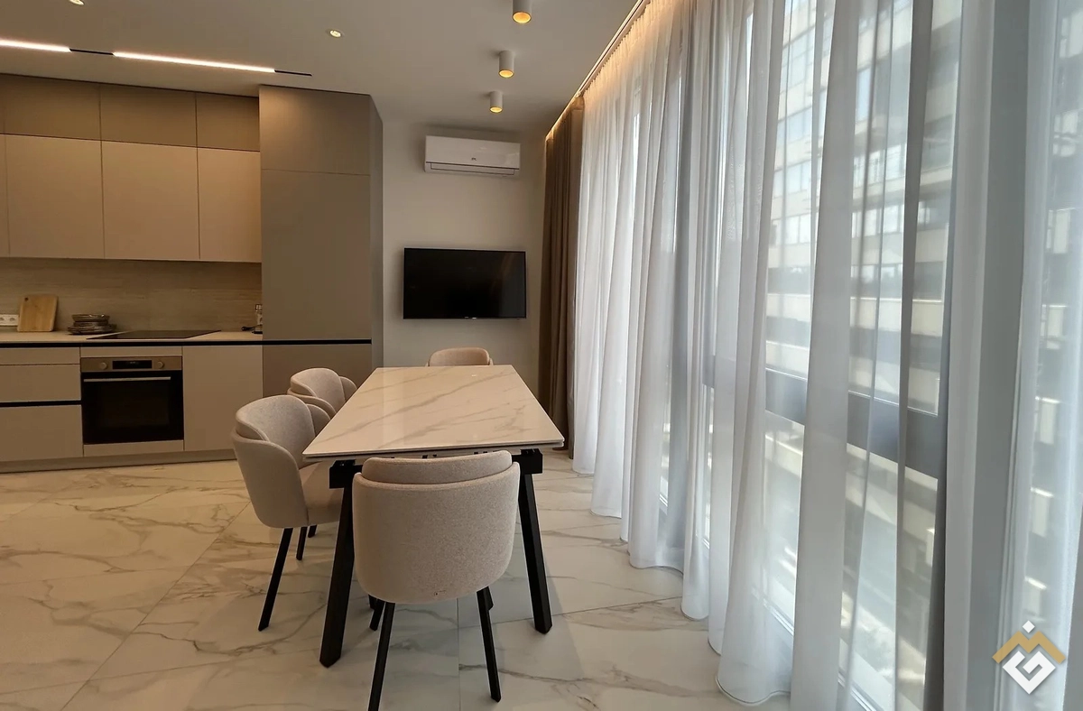 Long-term rental of a 1-room apartment on Ovrazhna Street 15