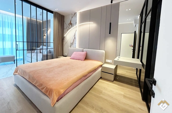 Long-term rental of a 1-room apartment on Ovrazhna Street 15