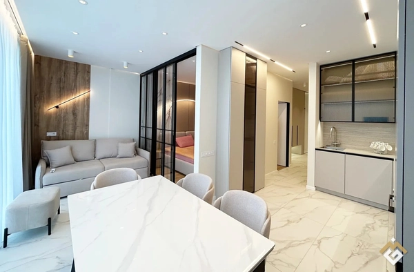 Long-term rental of a 1-room apartment on Ovrazhna Street 15