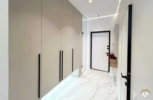 Long-term rental of a 1-room apartment on Ovrazhna Street 15