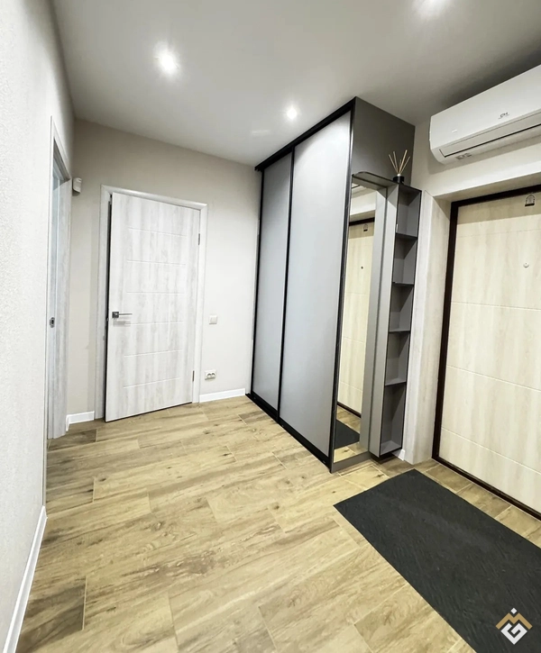 Long-term rental of a 2-room apartment on Tramvayna St